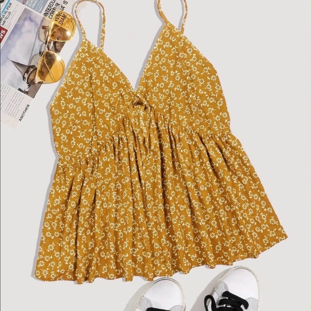 Spaghetti strap flowy tank top. 1X or XL. Very cute with black skinny jeans